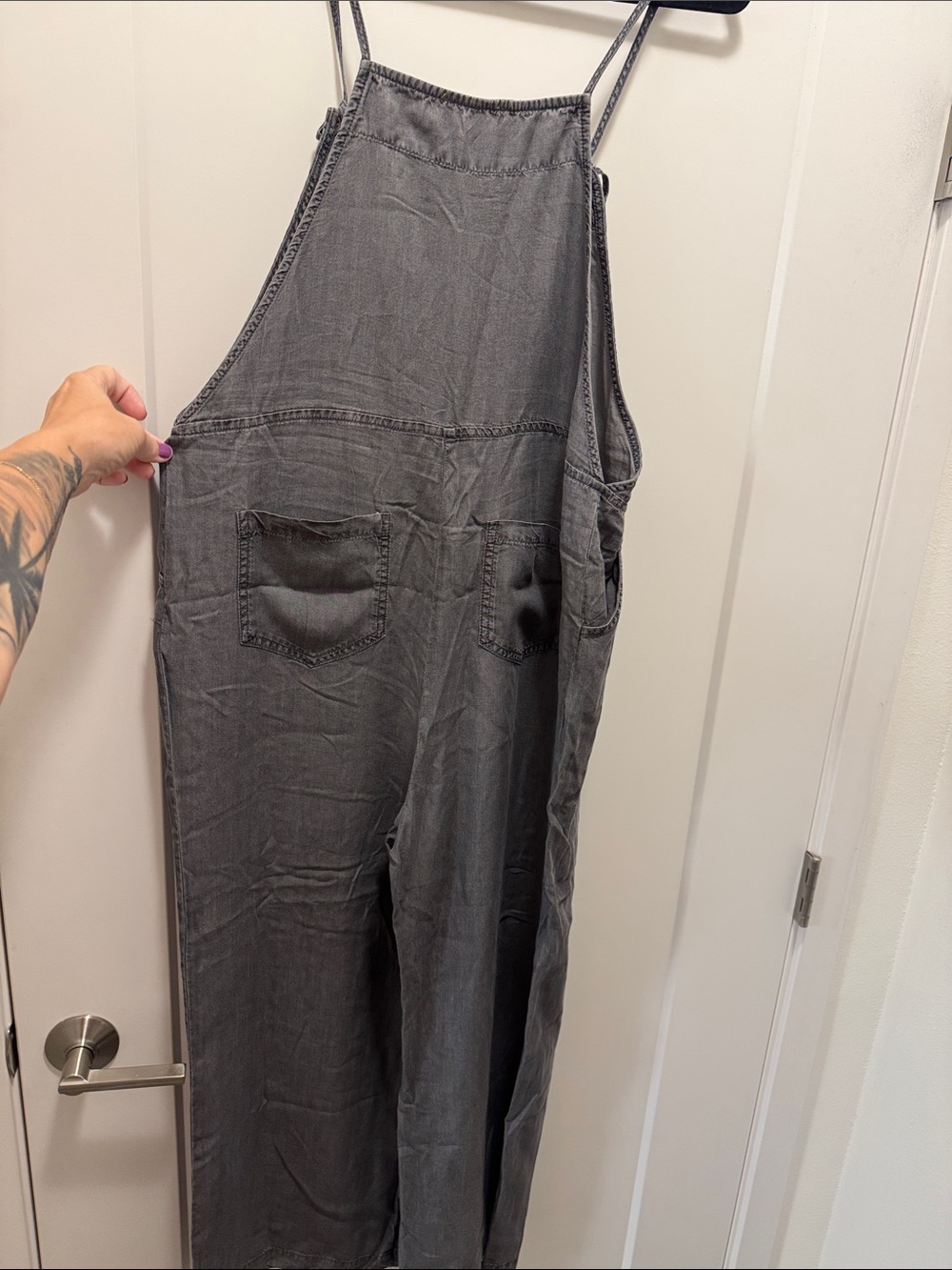 🆕 Zenana Outfitters Lightweight Charcoal Overall w Adjustable Straps. L. NWOT!🌴🌴 - Picture 6 of 6